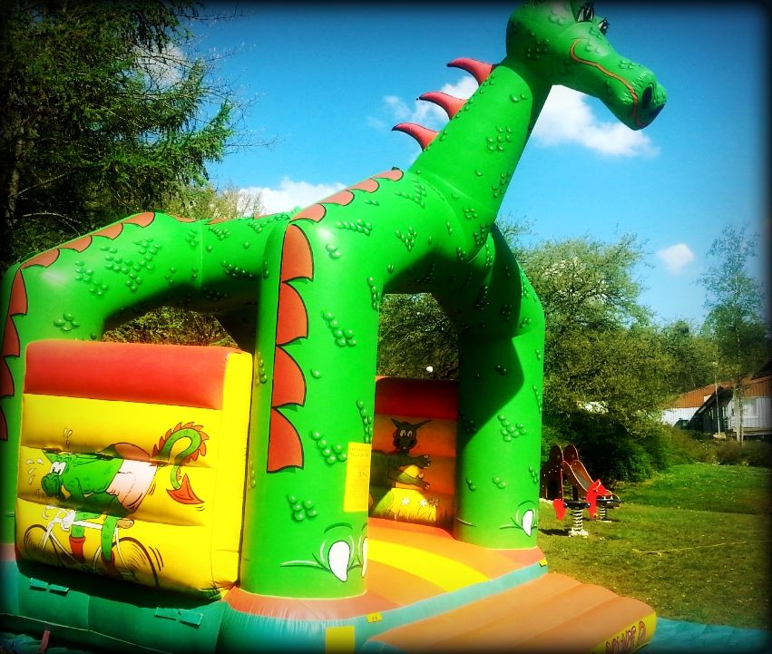 Château gonflable dragon coté