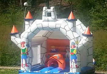 Le château et structure gonflable Camelot location à Virton et Aubange
