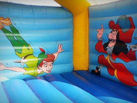 Location de château gonflable Peter Pan intérieur Virton Arlon