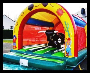 Structure gonflable Rodéo Bull location Virton et Arlon droite 1