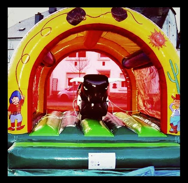 Structure gonflable Rodéo Bull location Virton et Arlon avant