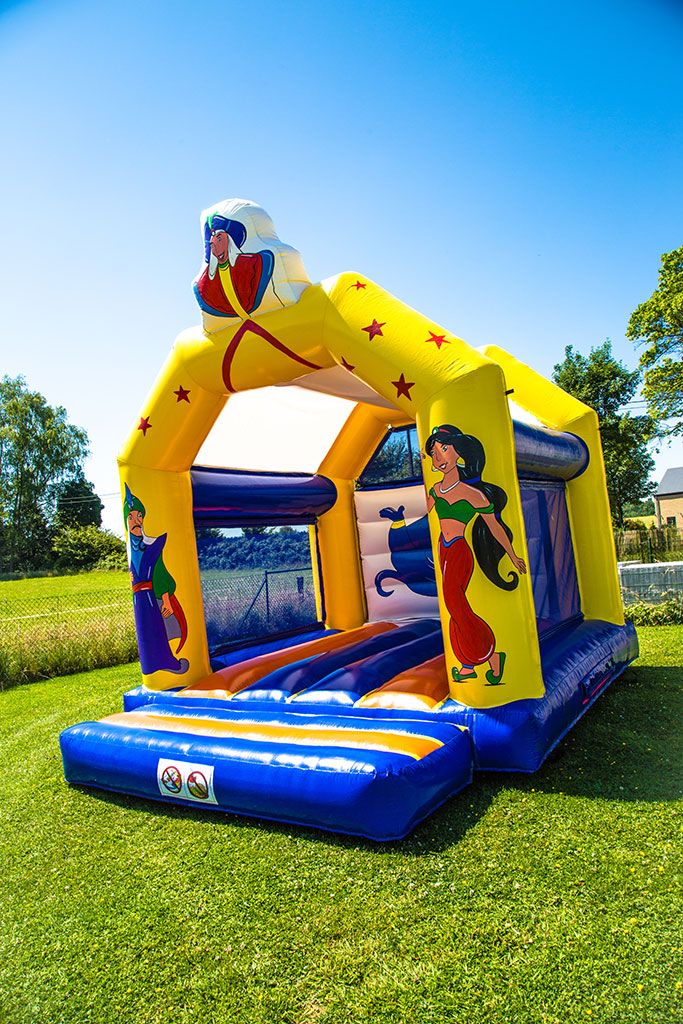Château gonflable Aladin location luxembourg droite