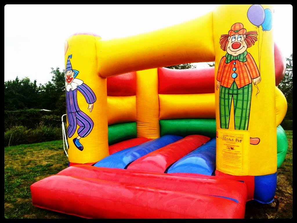 Location de chateau gonflabe Clown Virton Arlon Luxembourg