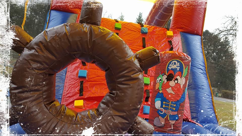 Le château gonflable Pirate Location Arlon Rouvroy Aubange