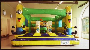 Location château gonflable Minion Luxembourg Arlon Virton Rouvroy