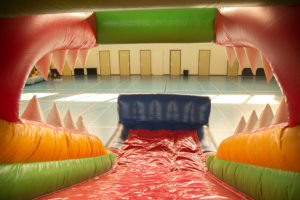 chateau gonflable avec tobogan réservation en ligne virton, arlon